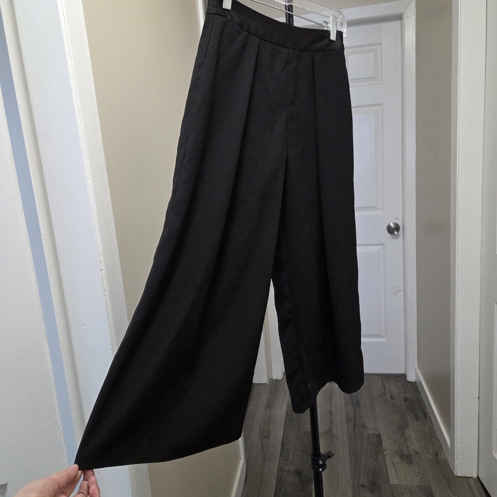 Topshop Black High-Waisted Wide Leg Pants | Chic Flowing Trouser - Picture 3 of 9